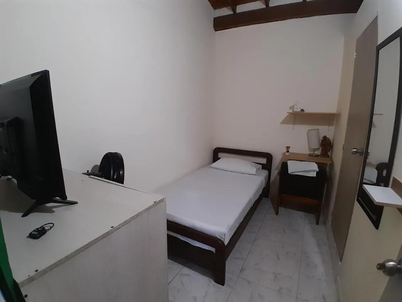 Manila Private Room #3 In Shared Apartment contacts